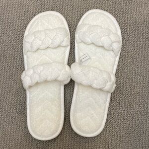 Barefoot dreams terrycloth slipper